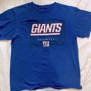 Men’s medium Giants tee